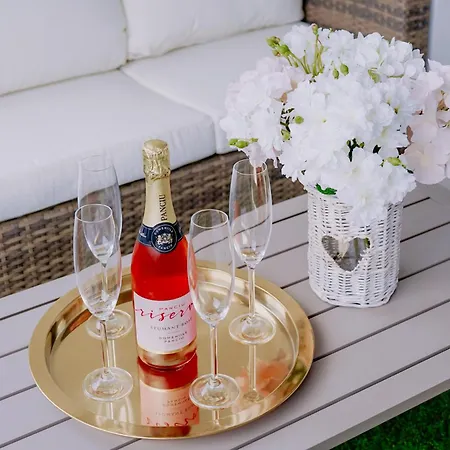 Magna Luxury Apartament - Building Stefan Lake * 마마이아